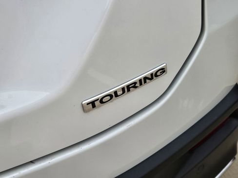 Used 2025 Honda Pilot Touring image 12