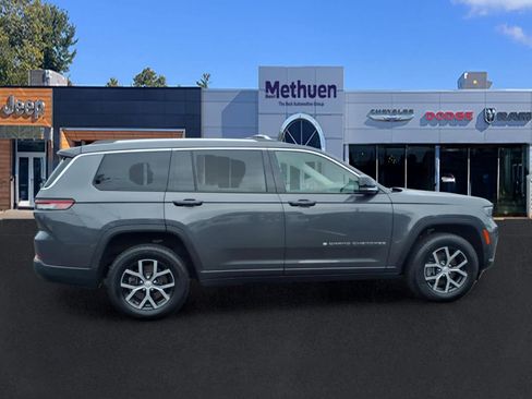 Used 2023 Jeep Grand Cherokee L Limited AWD/4WD image 2