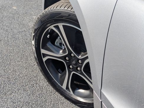 Used 2020 Ford Edge ST image 9