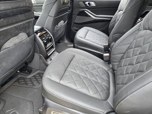Used 2026 BMW X7 xDrive40i w/ M Sport Package AWD/4WD image 25