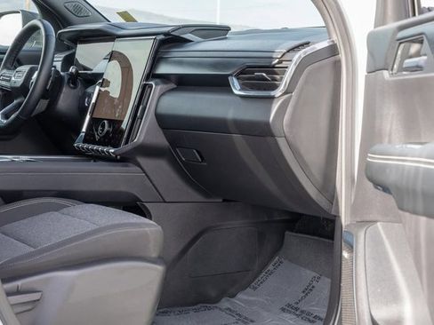 Used 2025 GMC Acadia Elevation image 21