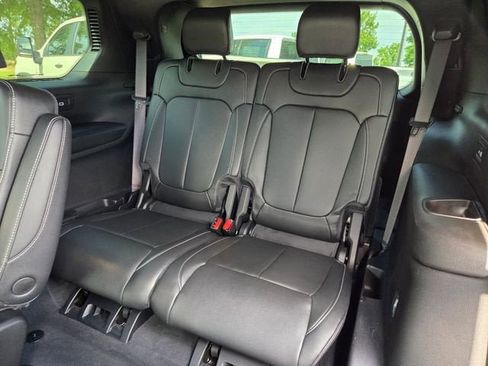 Used 2024 Jeep Grand Cherokee L Limited AWD/4WD image 14