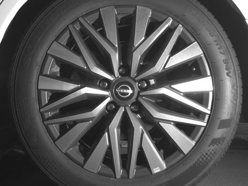 Used 2025 Nissan Altima 2.5 SV FWD image 11
