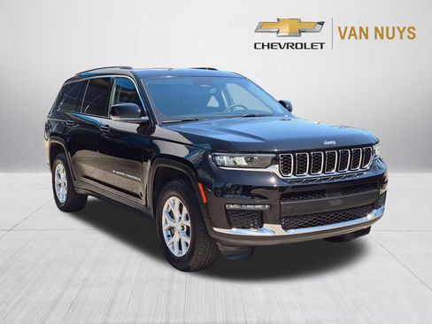 Used 2023 Jeep Grand Cherokee L Limited RWD image 3