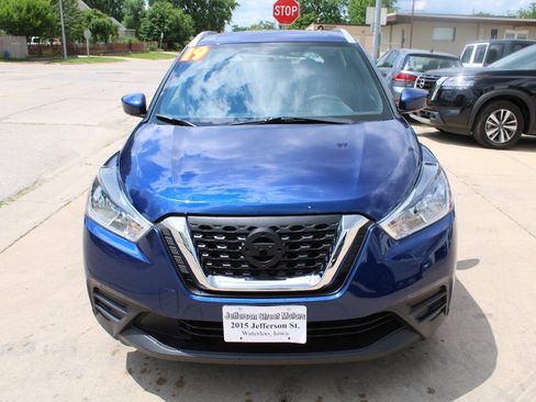 Used 2019 Nissan Kicks SV FWD image 3