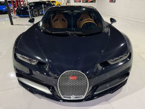 Used 2020 Bugatti Chiron image 2