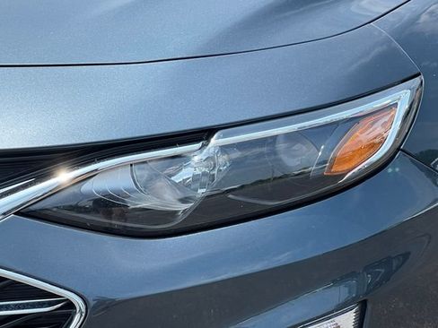 Used 2020 Chevrolet Malibu LT FWD image 35