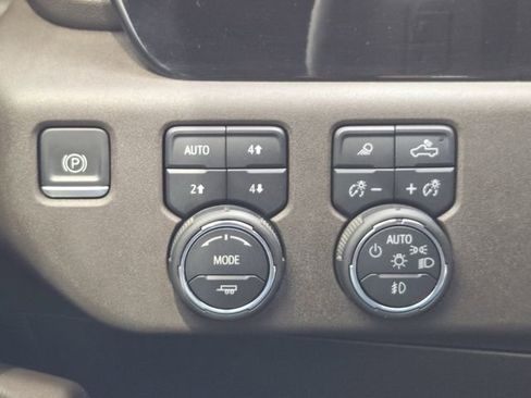 Used 2022 Chevrolet Silverado 1500 LTZ w/ LTZ Premium Texas Edition AWD/4WD image 24