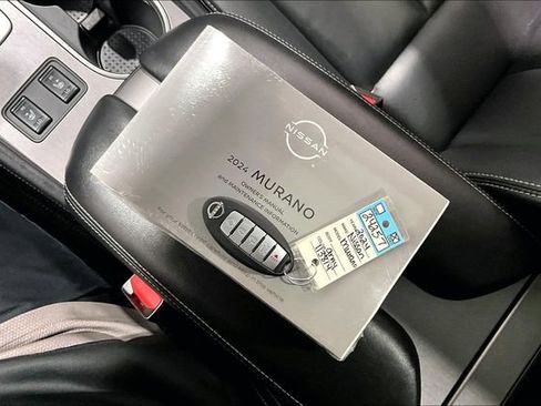 Used 2024 Nissan Murano SV image 37