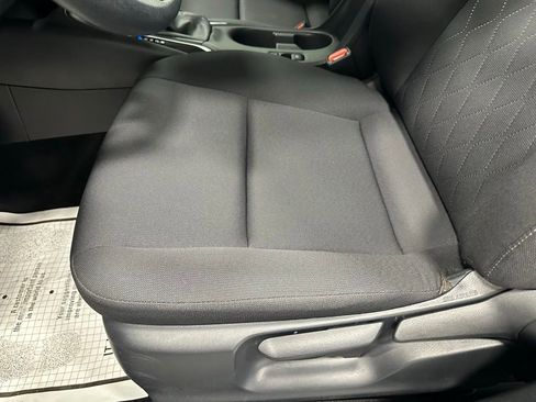 Used 2025 Toyota Corolla LE FWD image 13