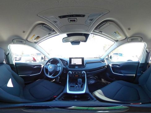 Used 2025 Toyota RAV4 XLE image 44