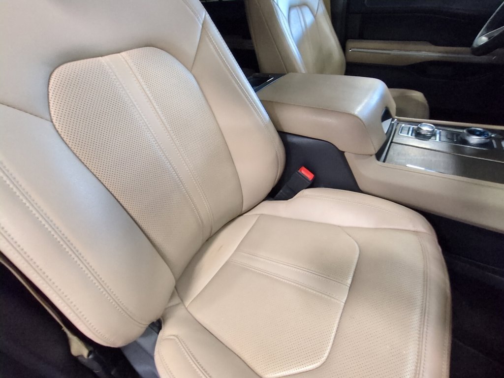 Used 2022 Ford Expedition Max Limited AWD/4WD image 24