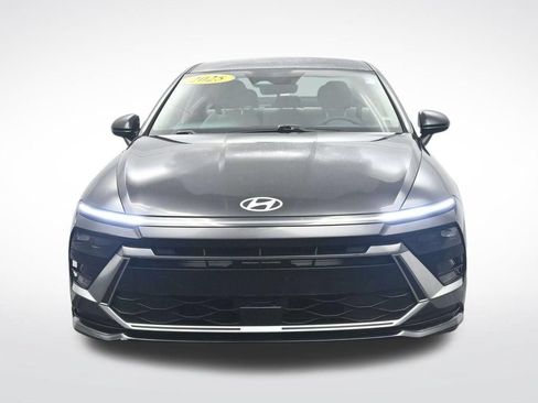 Used 2025 Hyundai Sonata SEL FWD image 2
