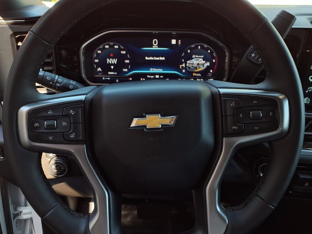 Used 2025 Chevrolet Silverado 2500 LT w/ Safety Package AWD/4WD image 11