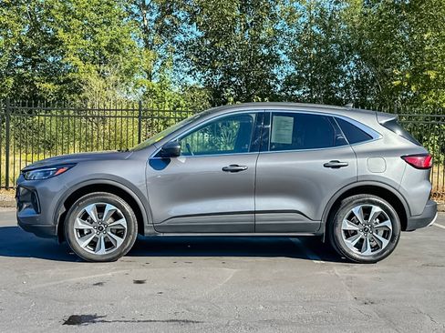 Used 2025 Ford Escape Platinum AWD/4WD image 6