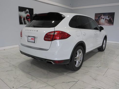 Used 2014 Porsche Cayenne AWD/4WD image 4