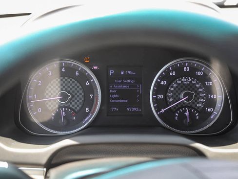 Used 2020 Hyundai Elantra SE FWD image 18