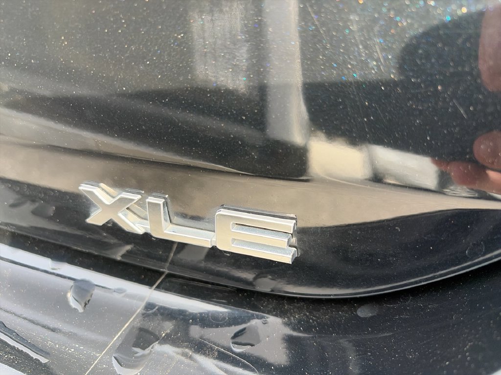 Used 2024 Toyota Highlander XLE FWD image 38