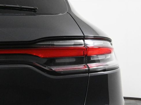 Used 2026 Porsche Macan AWD/4WD image 13
