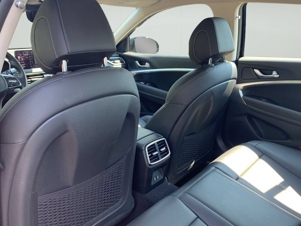 Certified 2026 Genesis G70 2.5T RWD image 17