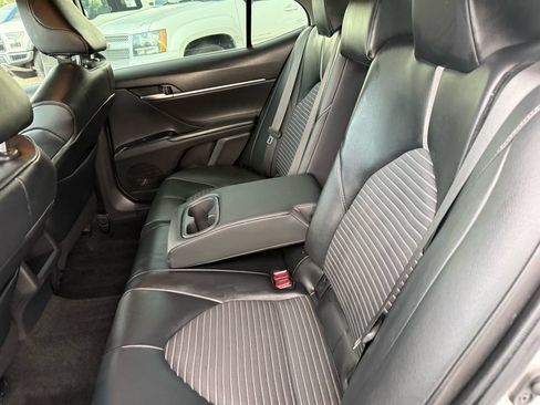 Used 2020 Toyota Camry SE FWD image 27