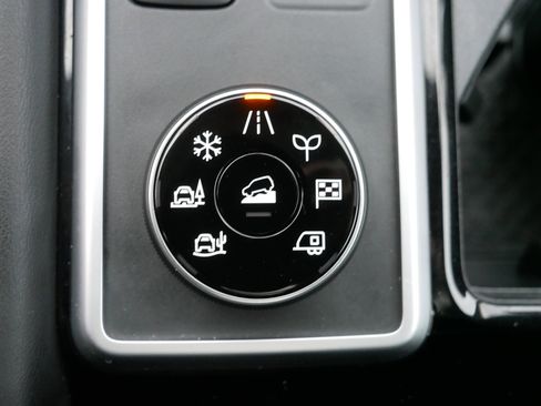 Certified 2024 Nissan Pathfinder Platinum w/ Cargo Package image 31