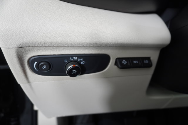 Used 2022 Buick Envision Avenir w/ Technology Package II AWD/4WD image 26