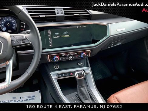 Used 2023 Audi Q3 2.0T Premium w/ Convenience Package image 6