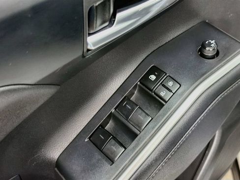 Used 2024 Toyota Highlander XSE AWD/4WD image 17