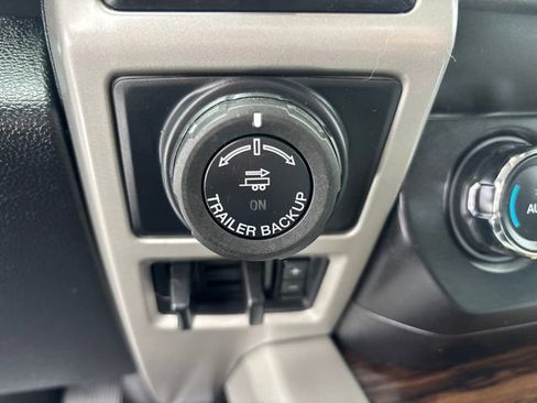 Used 2019 Ford F150 Lariat w/ Equipment Group 501A Mid image 34