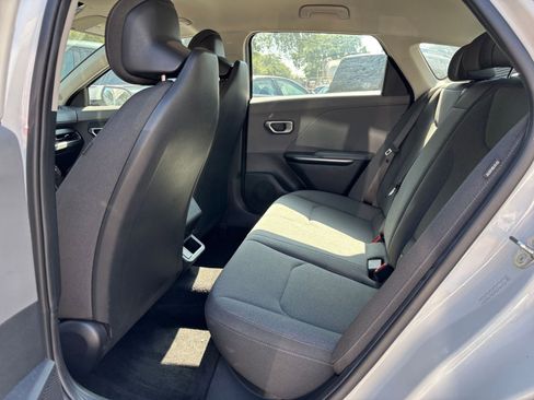 Used 2025 Kia K4 FWD image 27