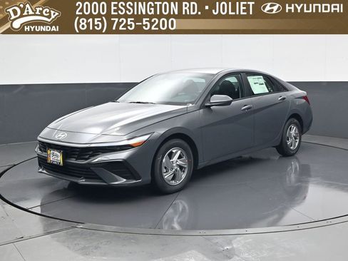 New 2026 Hyundai Elantra SE image 1