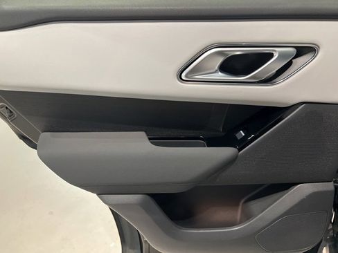 Used 2025 Land Rover Range Rover Velar S image 41