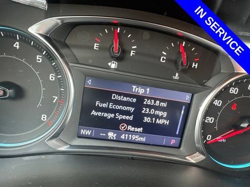 Used 2023 Chevrolet Traverse RS AWD/4WD image 8