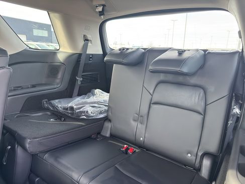 New 2026 Nissan Pathfinder SL image 36