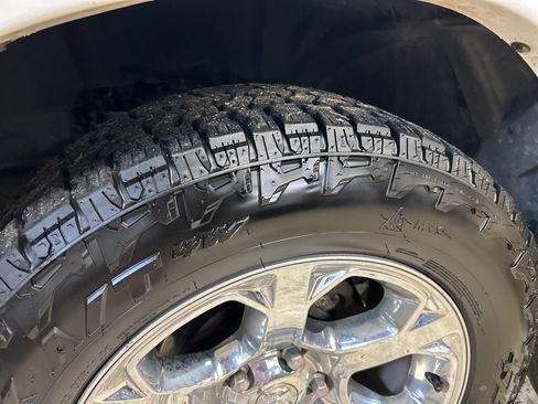 Used 2017 RAM 1500 Laramie w/ Convenience Group AWD/4WD image 12