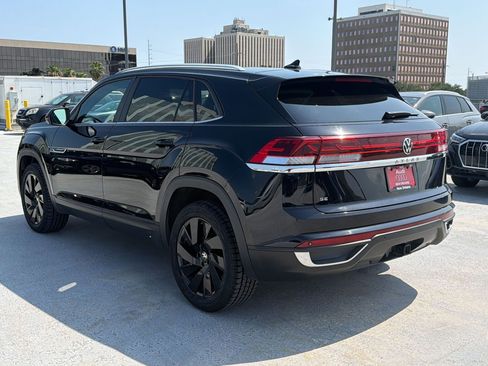 Used 2024 Volkswagen Atlas Cross Sport SE FWD image 3