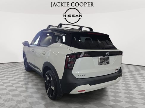 New 2026 Nissan Kicks SR w/ Cold Weather Package AWD/4WD image 7