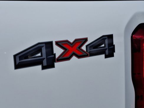 Used 2025 Ford F250 XLT image 30