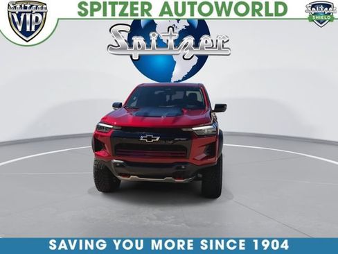 Used 2025 Chevrolet Colorado ZR2 w/ Technology Package AWD/4WD image 4