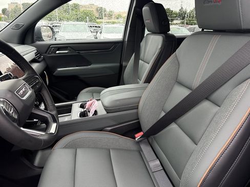 New 2026 GMC Acadia AT4 w/ Luxury Package AWD/4WD image 5