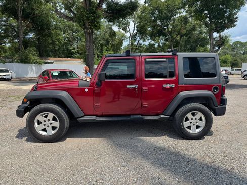 Used 2012 Jeep Wrangler Unlimited Sport AWD/4WD image 2