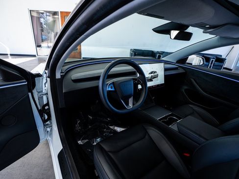 Used 2025 Tesla Model 3 Long Range image 34