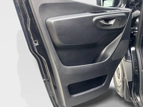 Used 2024 Mercedes-Benz Sprinter 2500 image 30