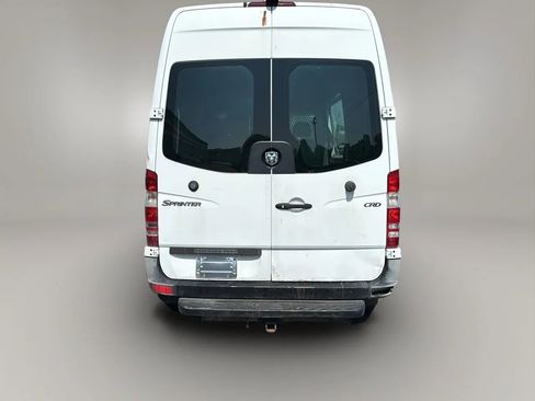 Used 2009 Dodge Sprinter 2500 RWD image 7