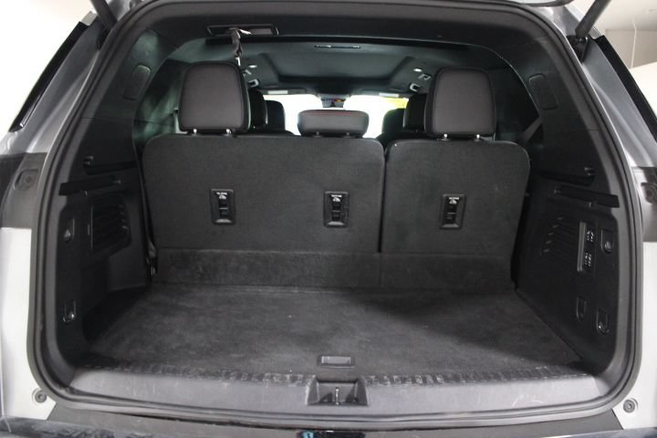 Used 2025 Chevrolet Traverse RS AWD/4WD image 14