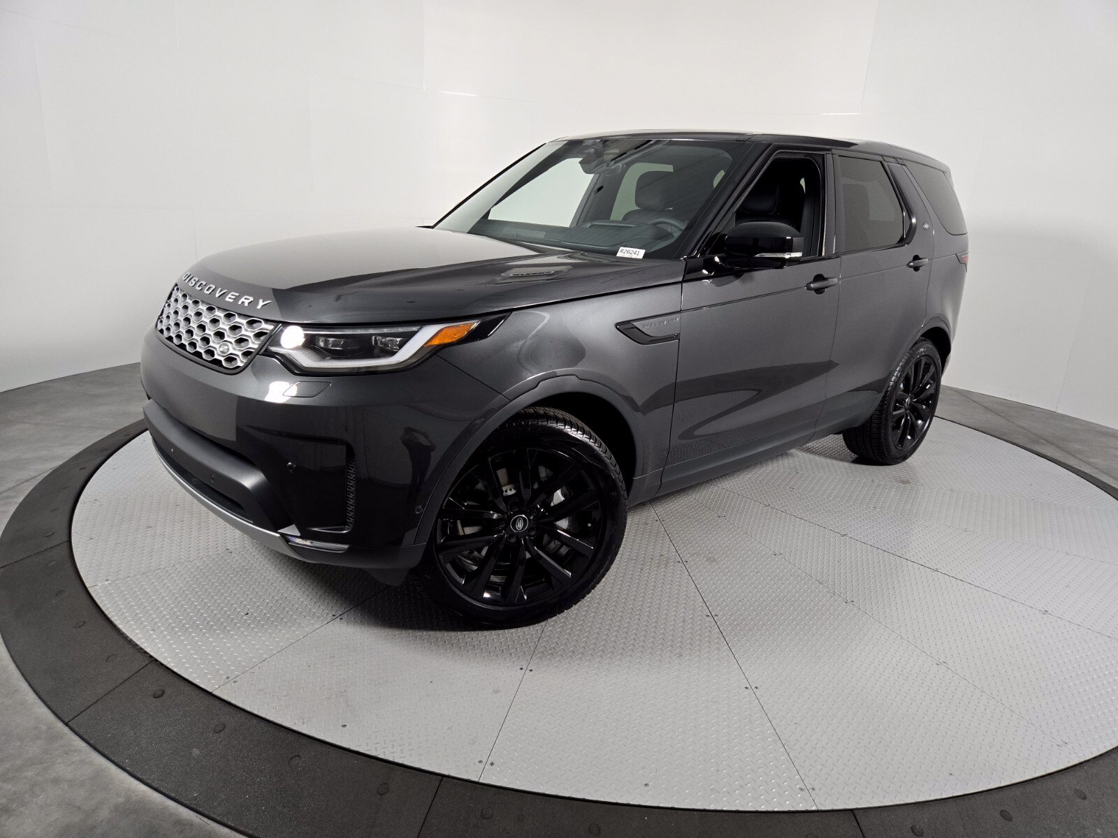 New 2026 Land Rover Discovery S AWD/4WD image 1