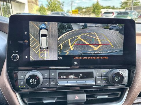 Used 2024 Toyota Grand Highlander AWD image 25