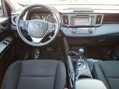Used 2017 Toyota RAV4 XLE image 15