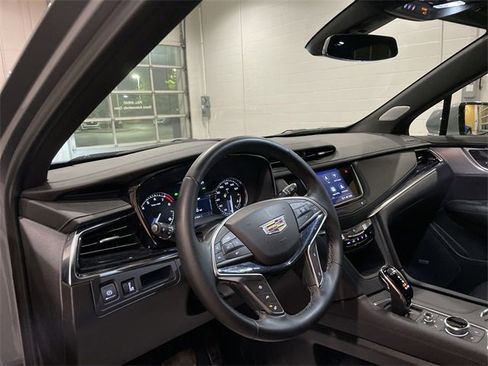 Certified 2025 Cadillac XT5 Premium Luxury image 17